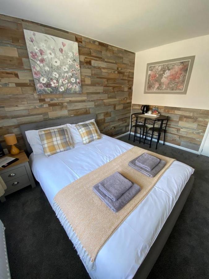 Gatwick Deluxe En-Suite Rooms Horley Exteriér fotografie